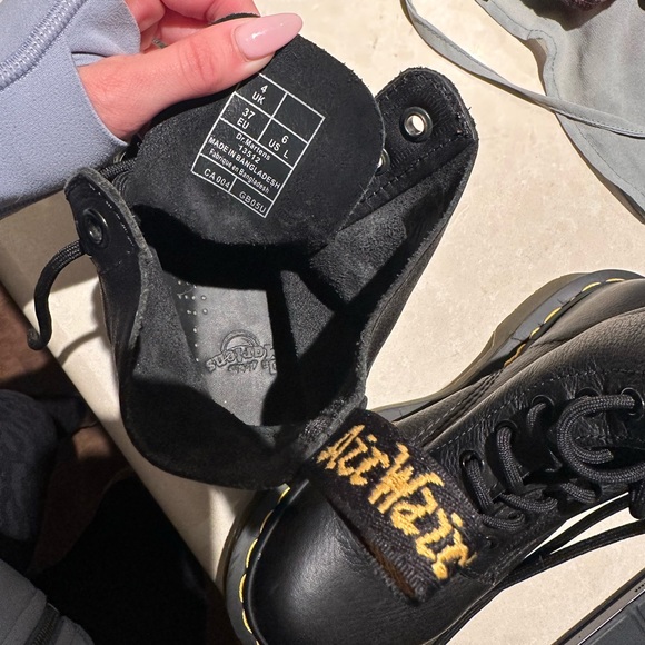 Doc Martens 1460 Women’s Pascal Virgina Leather Boots - Picture 6 of 6